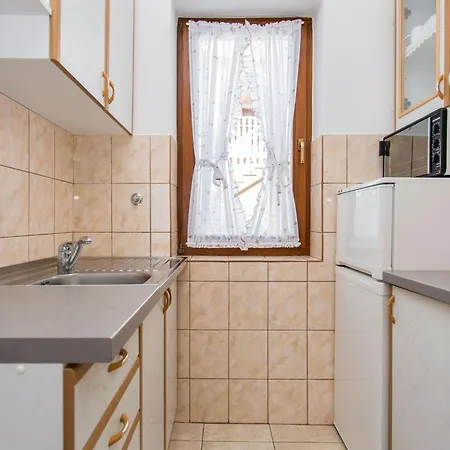 Cekovic 2 By Interhome Lägenhet Šilo